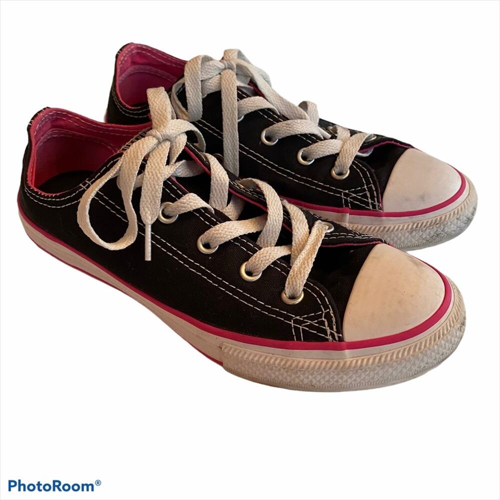 Converse Juniors Size 2 Low top Chuck Taylor All Star Double Tongue 2